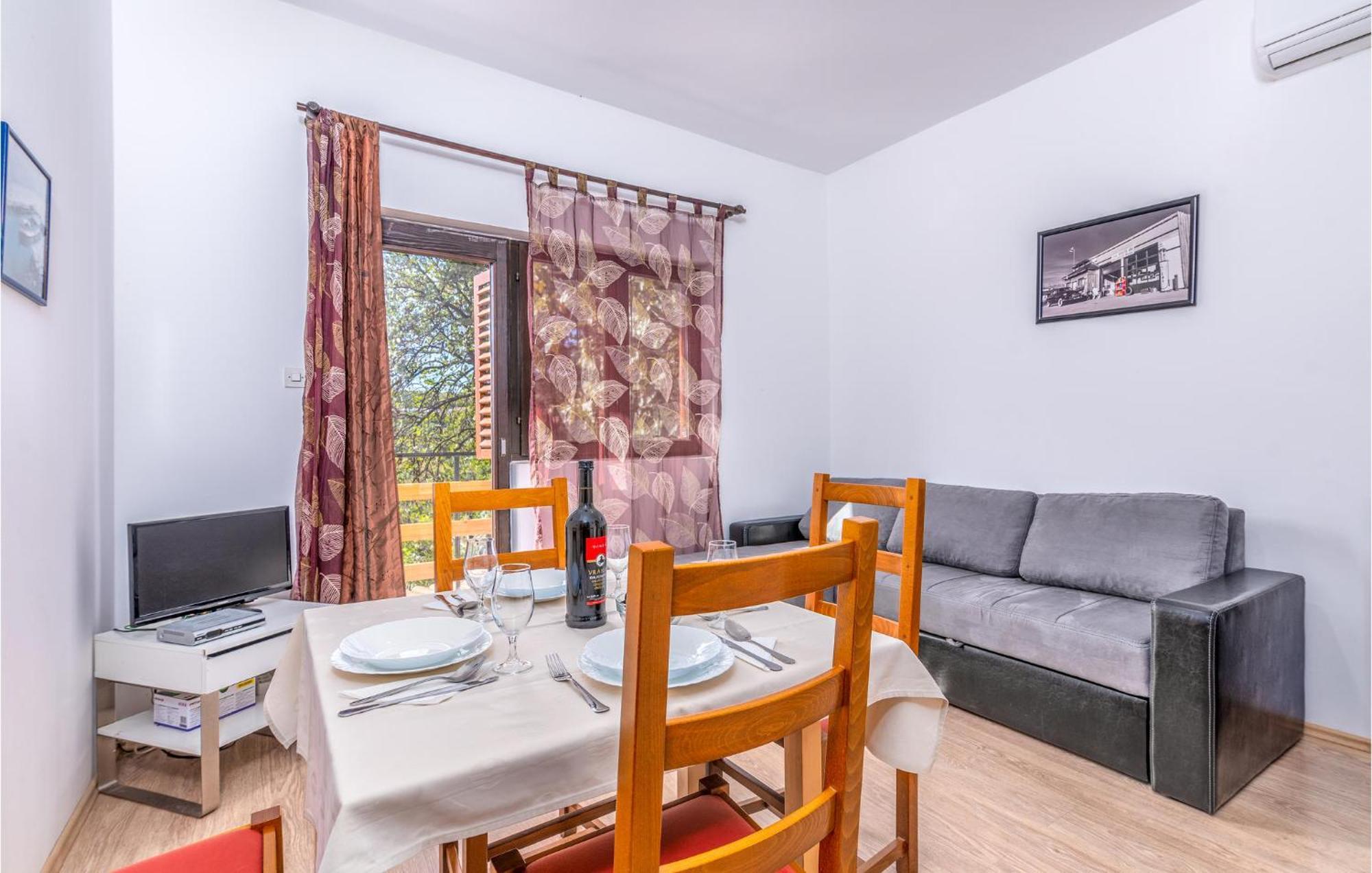 Gorgeous Apartment In Krk With Kitchen Krk Town Εξωτερικό φωτογραφία