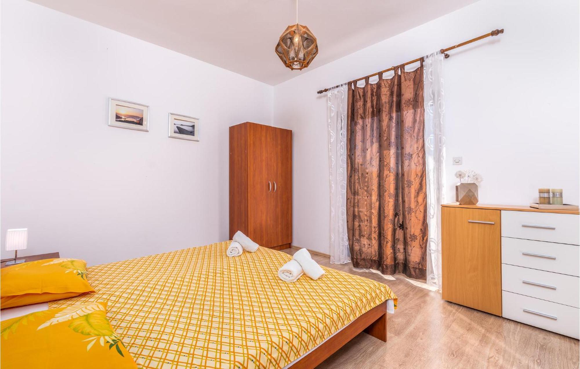 Gorgeous Apartment In Krk With Kitchen Krk Town Εξωτερικό φωτογραφία
