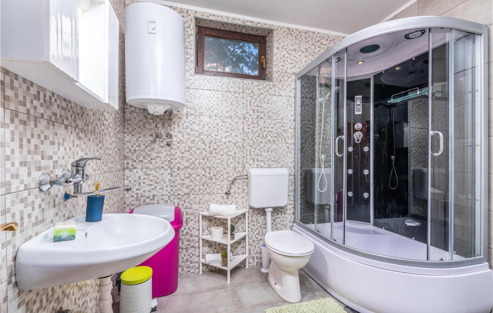 Gorgeous Apartment In Krk With Kitchen Krk Town Εξωτερικό φωτογραφία