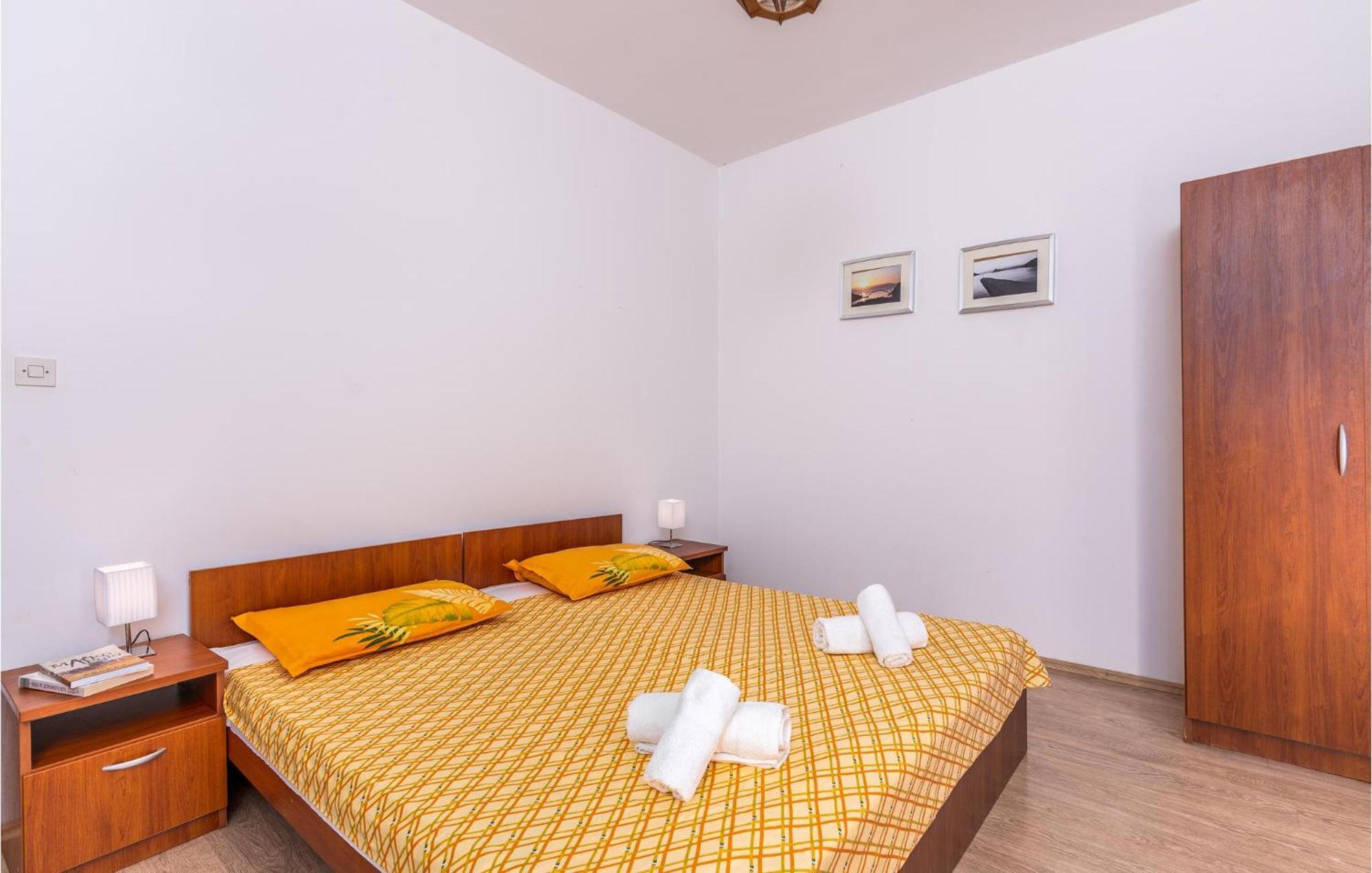 Gorgeous Apartment In Krk With Kitchen Krk Town Εξωτερικό φωτογραφία