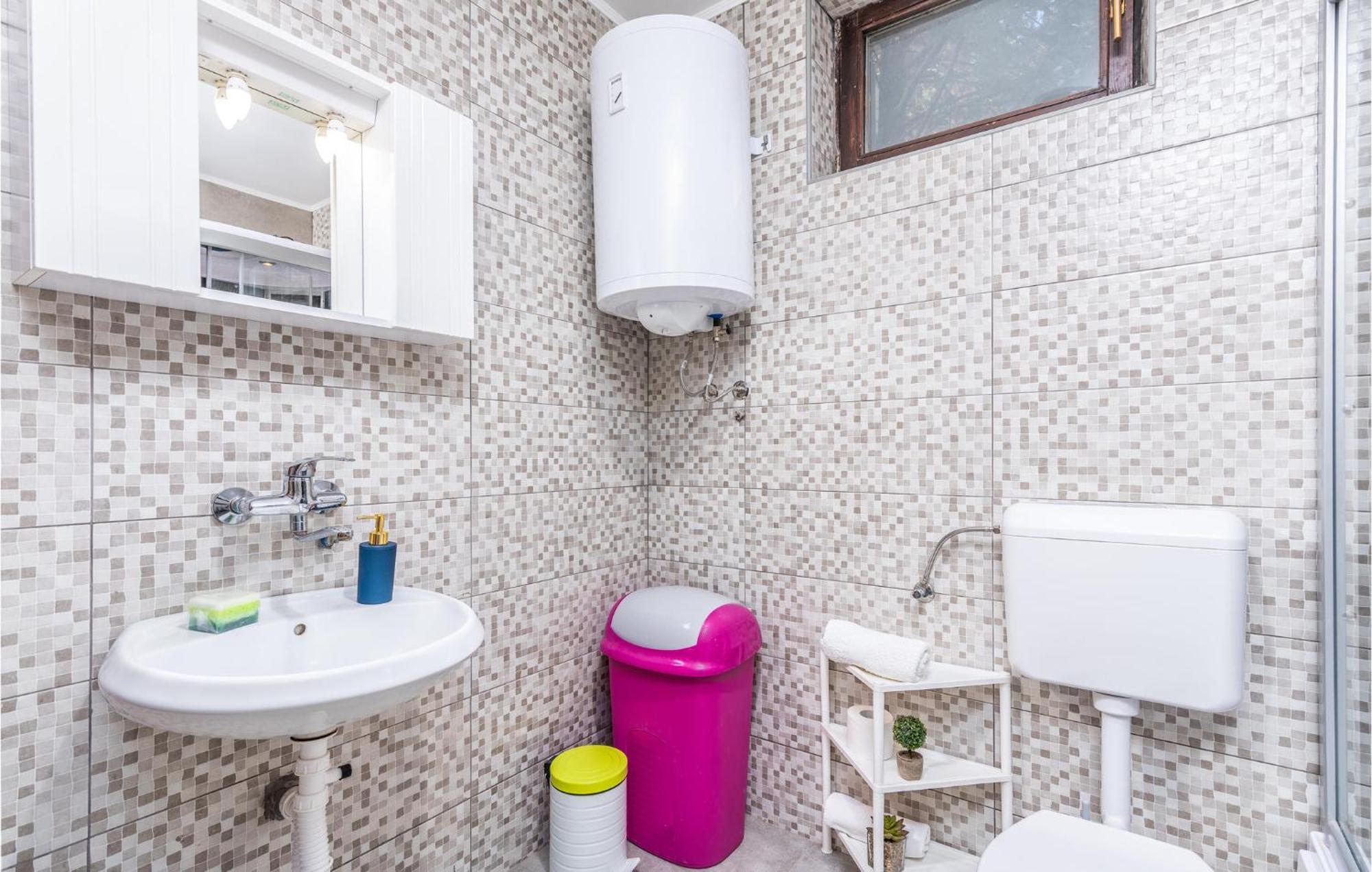 Gorgeous Apartment In Krk With Kitchen Krk Town Εξωτερικό φωτογραφία
