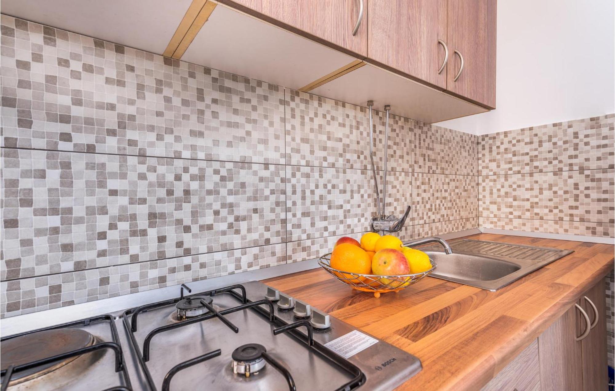 Gorgeous Apartment In Krk With Kitchen Krk Town Εξωτερικό φωτογραφία